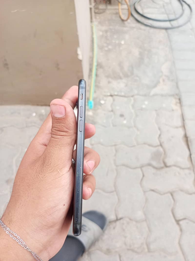 Apple iPhone 7 1