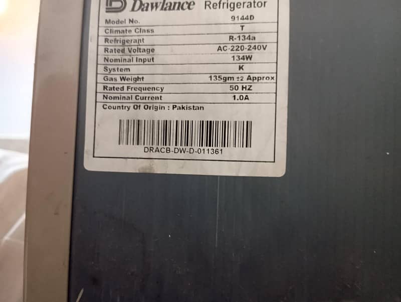 Dawlance Medium sized fridge 4