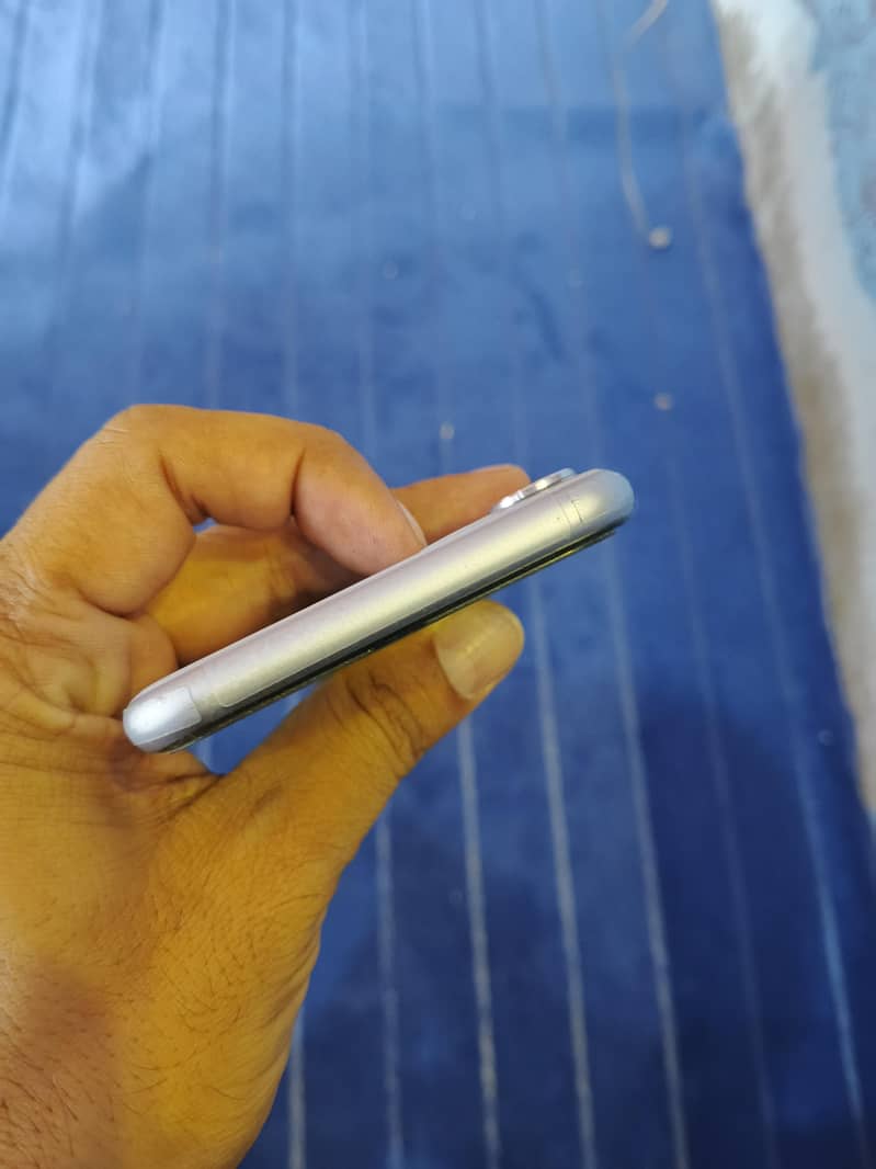 Iphone 11 4