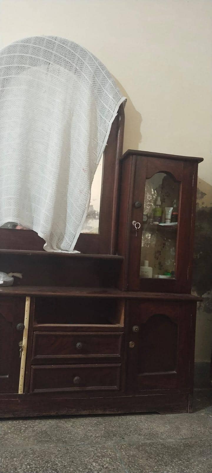 dressing table 0