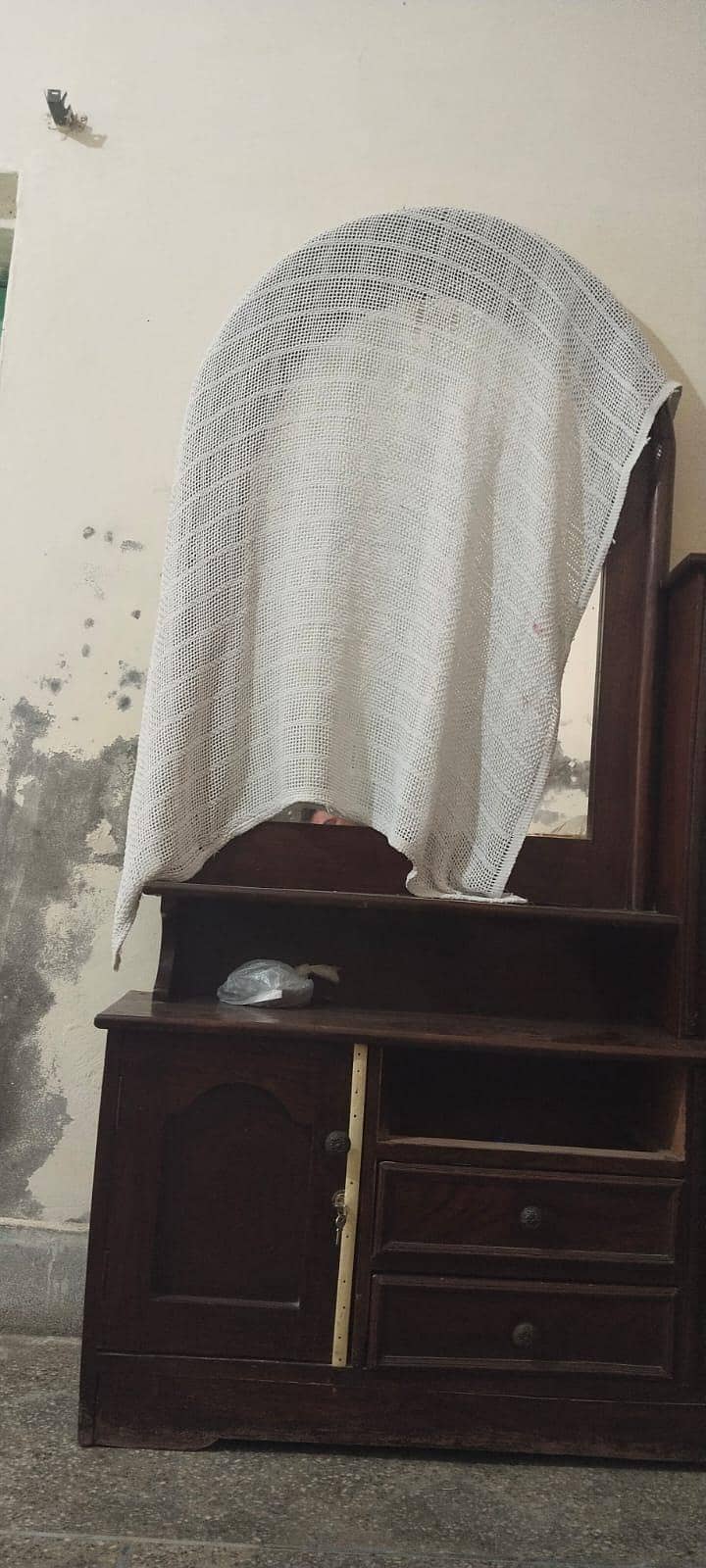 dressing table 1