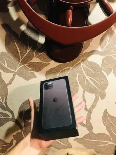 Apple iPhone 11 Pro Max*Chance deal **Price fixed