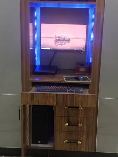 HP 280 G2 MT Business PC new condition 03192347309