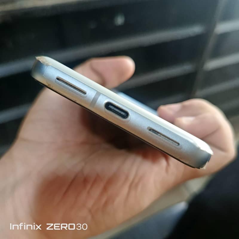 Google Pixel 8 3