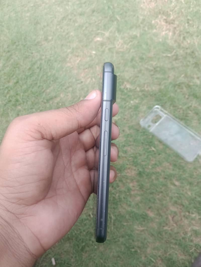 Google pixel 8 4