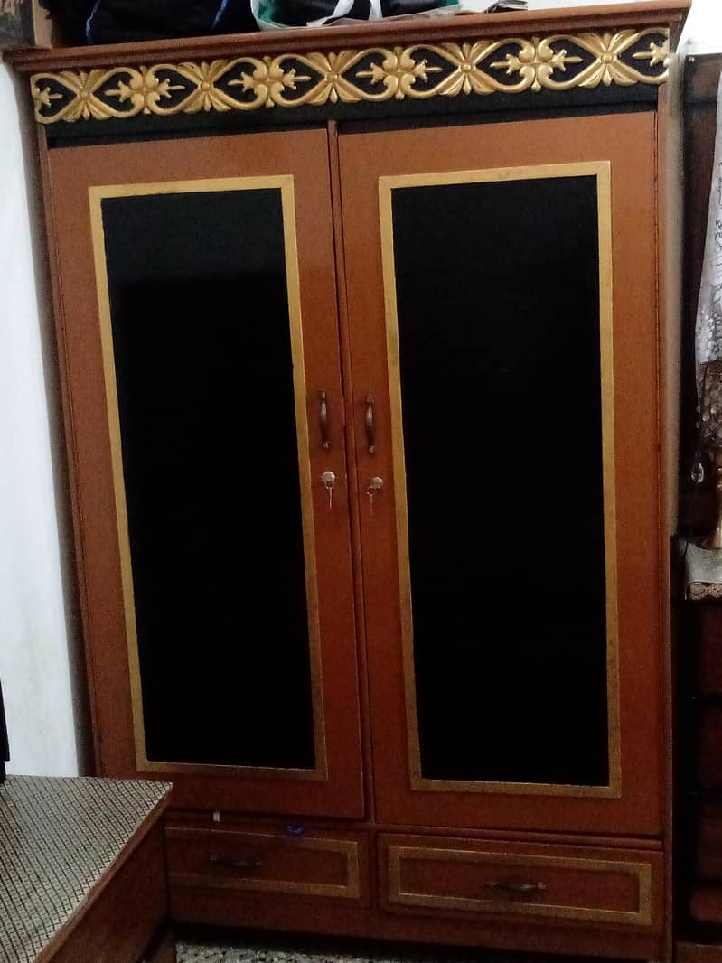 wardrobe 0