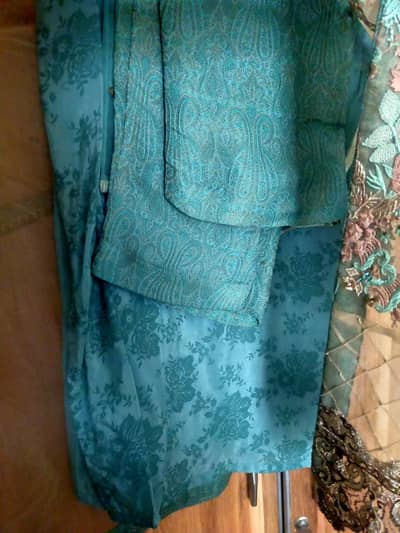 skin and sky blue