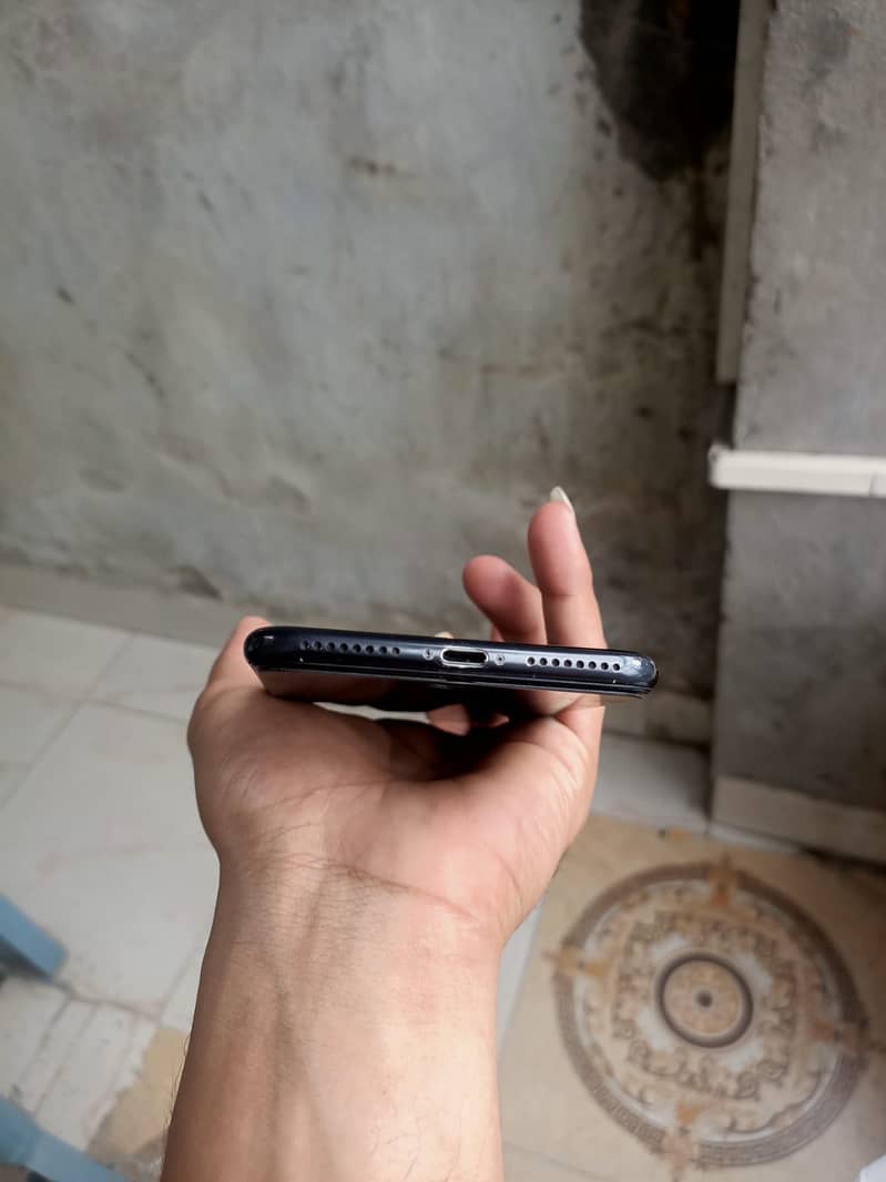 Apple iPhone 7 Plus 5
