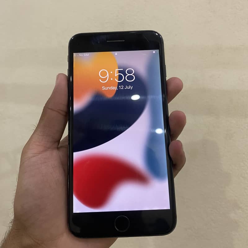 Apple iPhone 7 Plus 1
