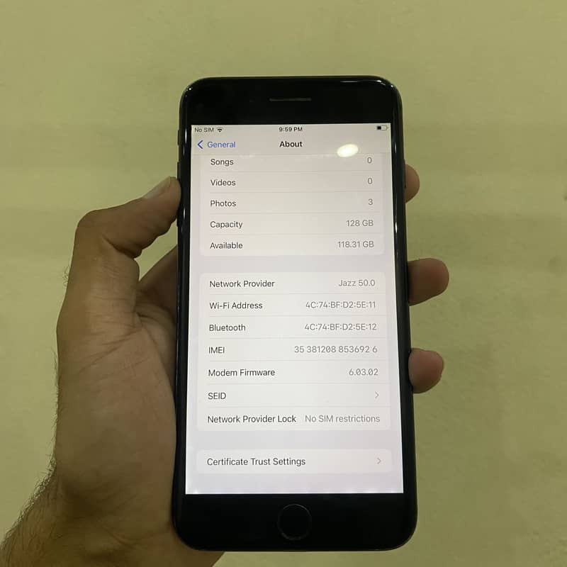 Apple iPhone 7 Plus 3