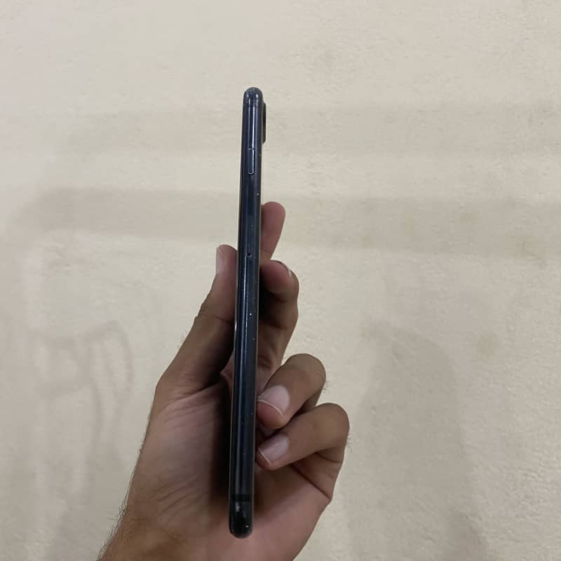 Apple iPhone 7 Plus 5