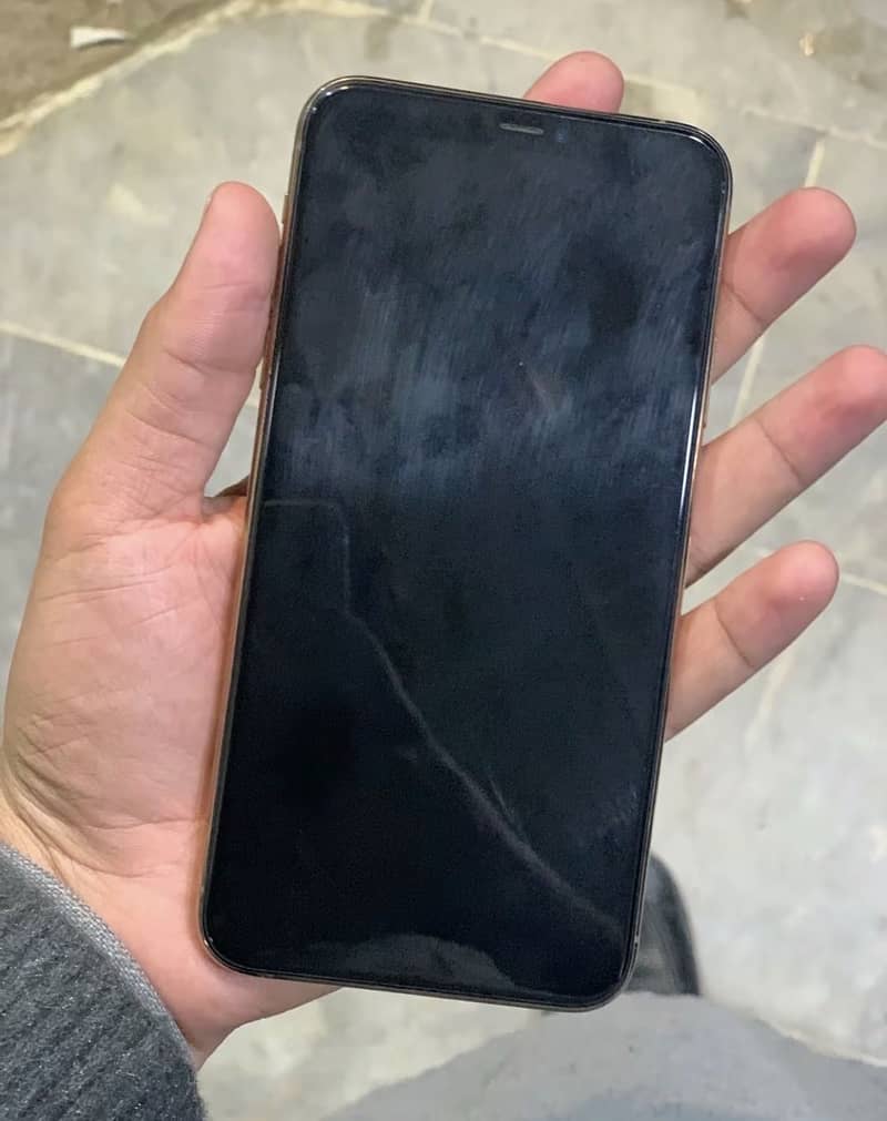 Apple iPhone 11 Pro 4