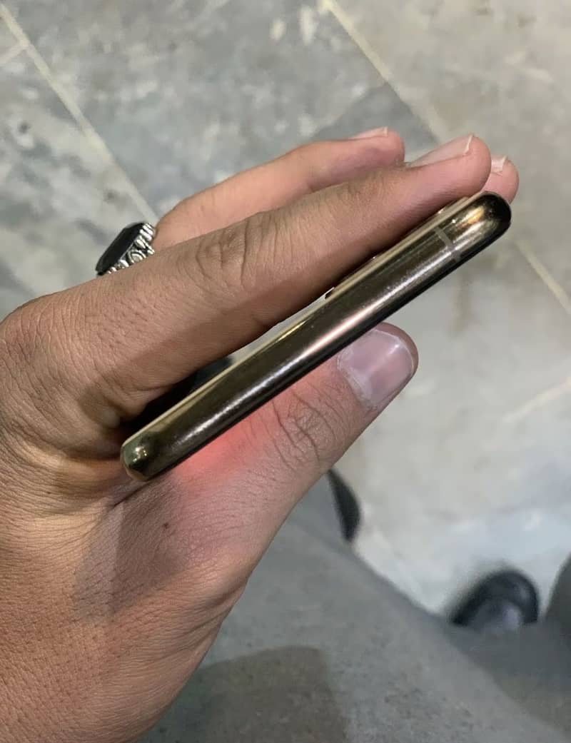 Apple iPhone 11 Pro 6