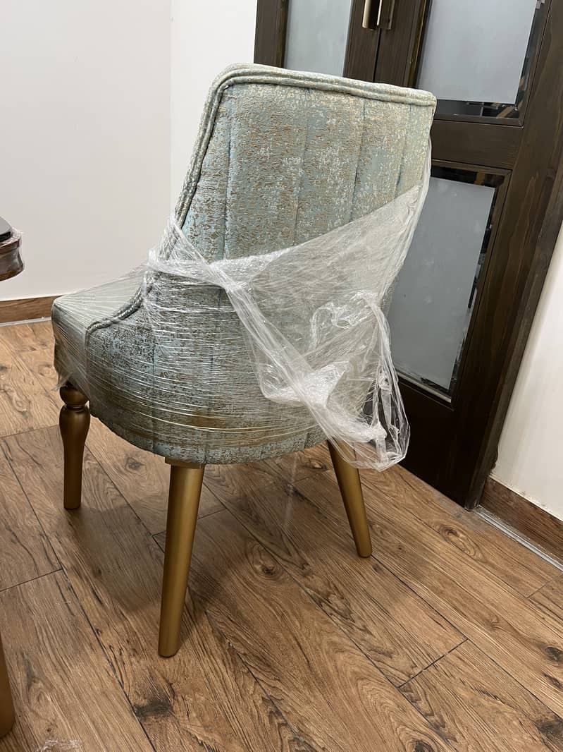 Dining Table (8 Chairs) 1