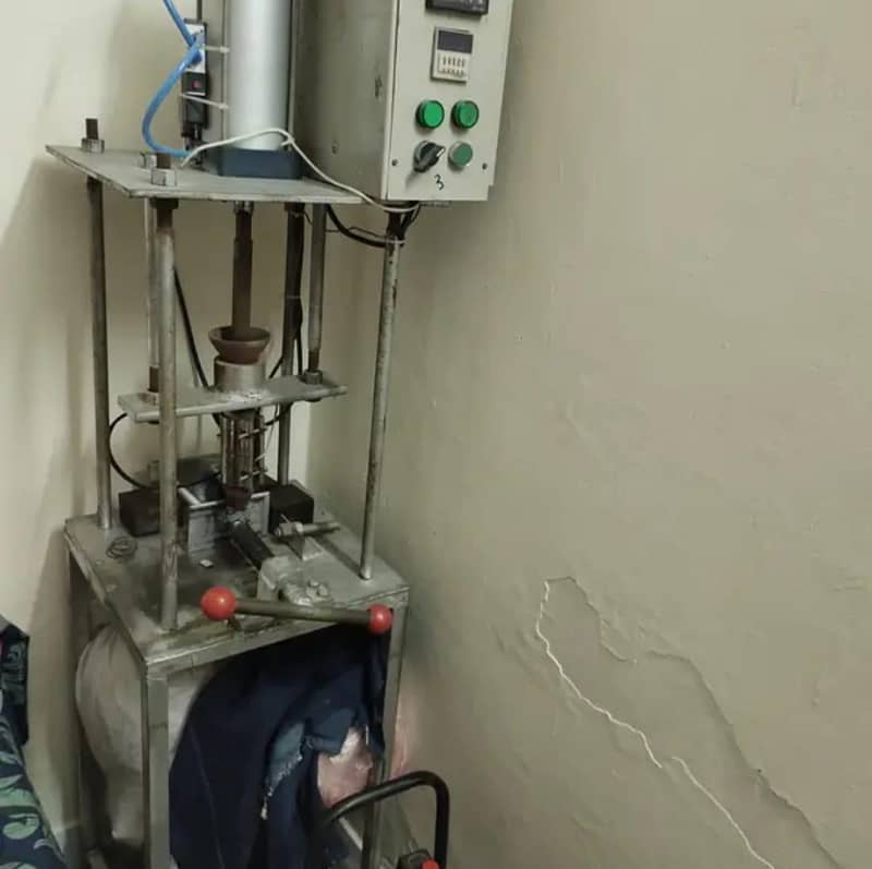 Data cable molding machine 1