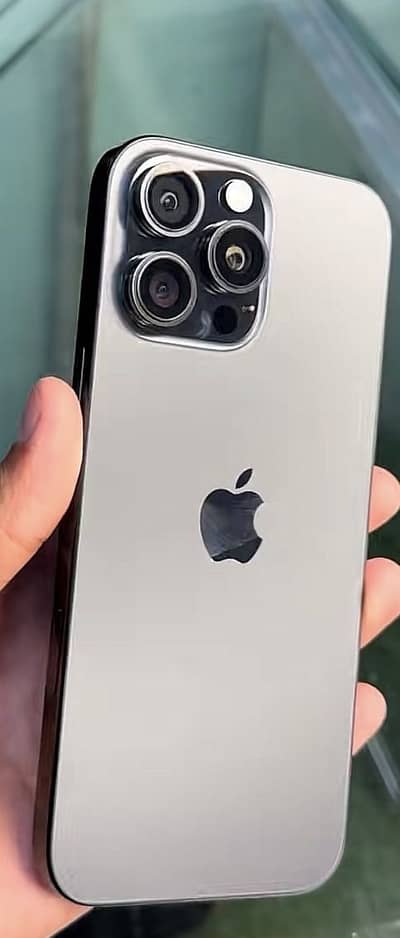 Apple iPhone 16 Pro Max