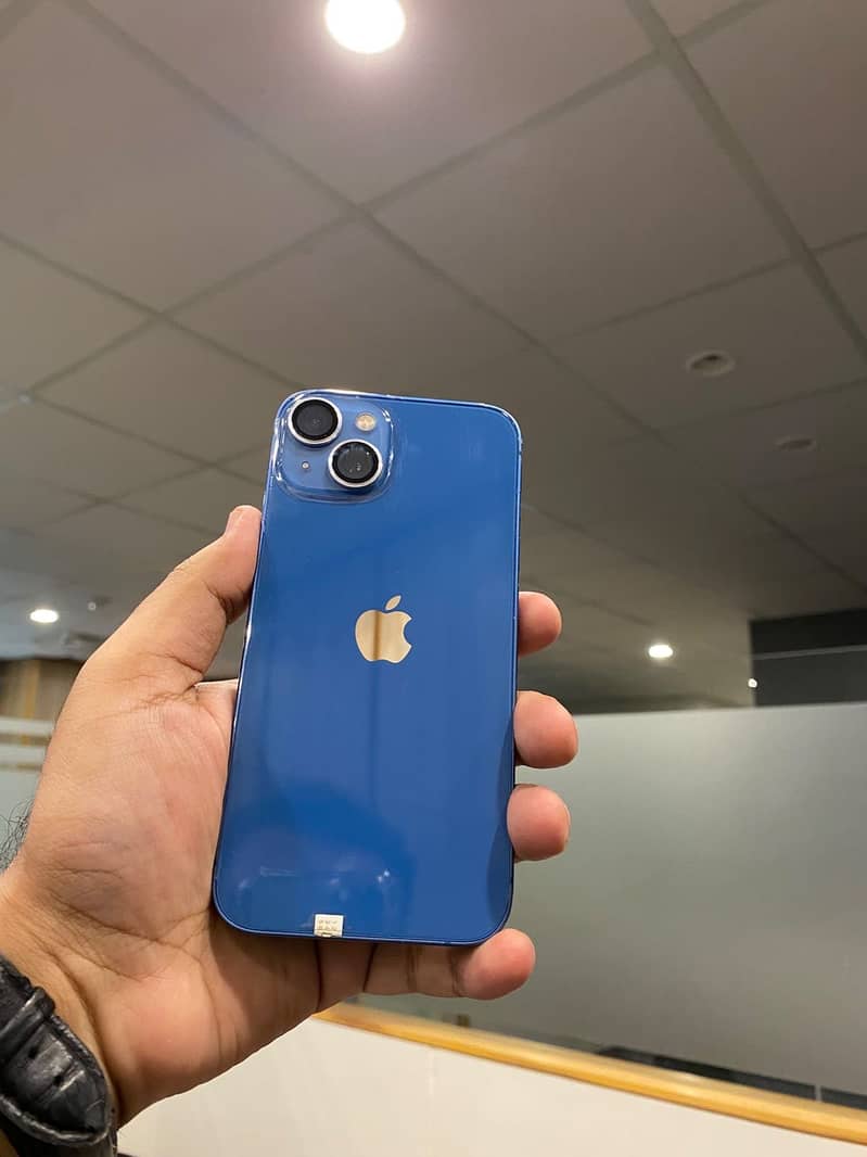 Apple iPhone 13 3