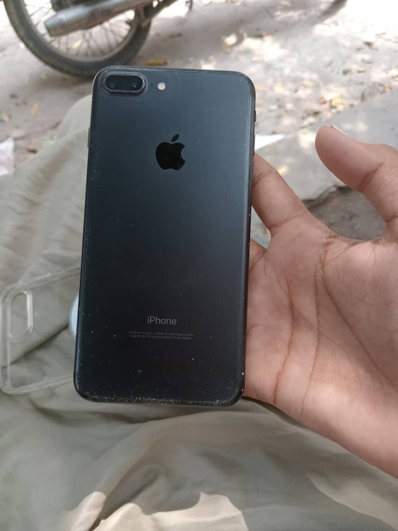 Apple iPhone 7 Plus 3