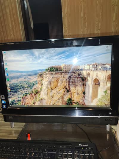 HP TouchSmart All-in-One Core i5 PC | Keyboard & Mouse Included