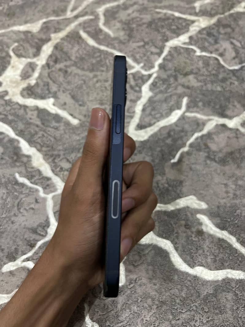 Apple iPhone 12 0