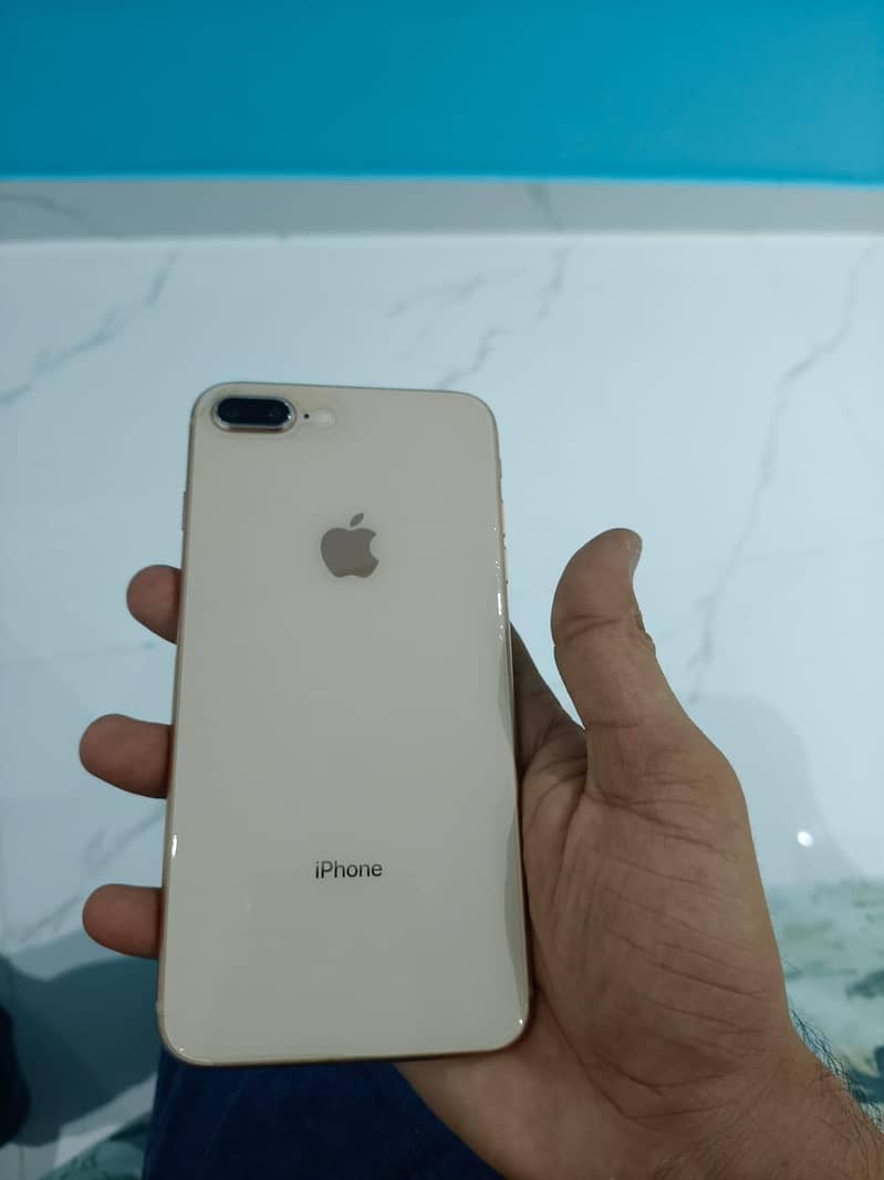 Apple iPhone 8 Plus 0