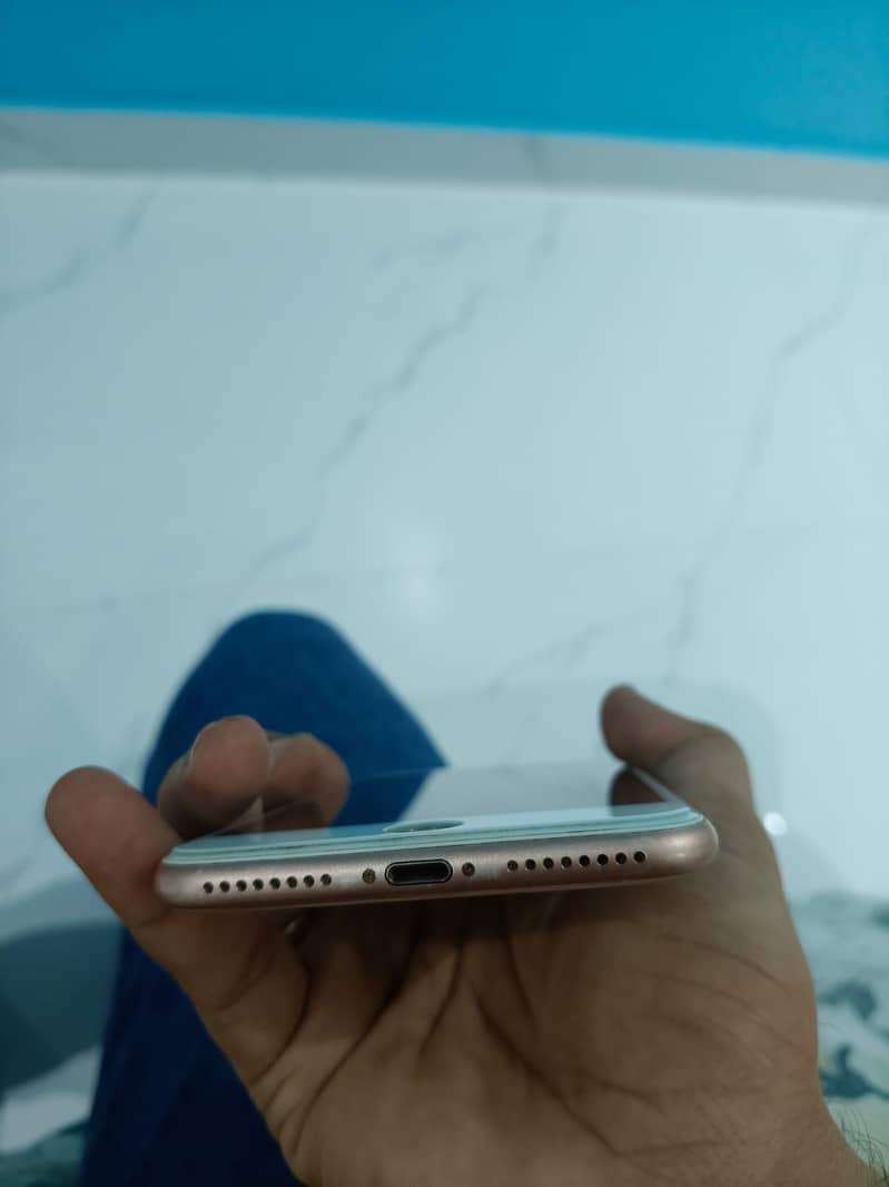 Apple iPhone 8 Plus 1
