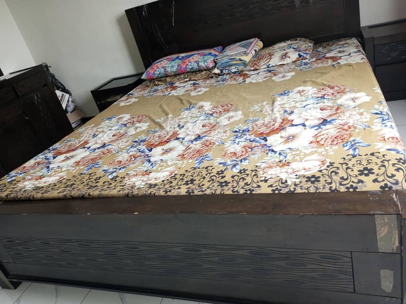 king bed or dressing table 2