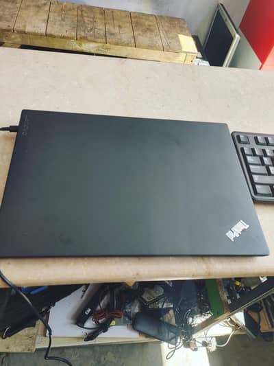 Lenovo Thinkpad T480 core i7 8th gen  2gb graphic card ddr5