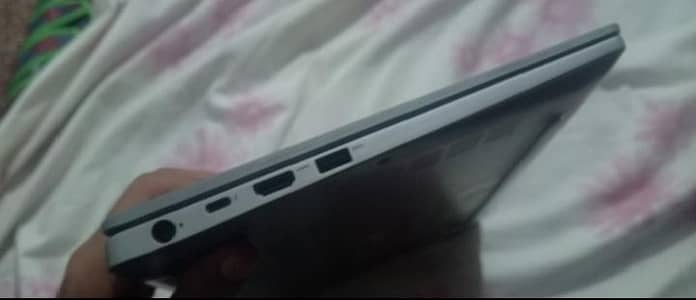 Core i5 8th Gen 8GB 256GB SSD - Just Need Battery