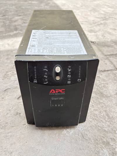 APC UPS excellent condition, 10/10 condition. whatsapp(03247516987)