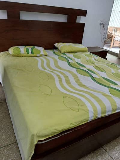 bed set available forr sale in reasonable price
