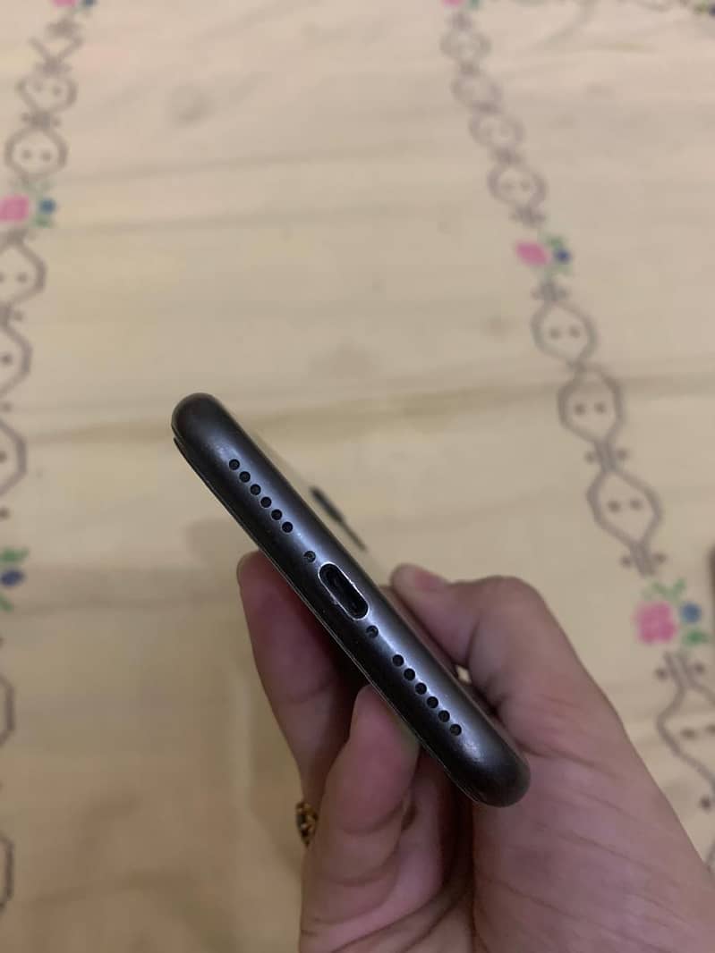 Apple iPhone 11, PTA approved, 128 gb, dual sim, 91% battery health 2