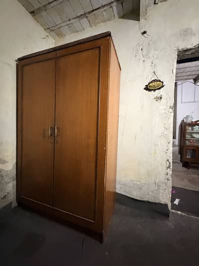 Wardrobe / almari