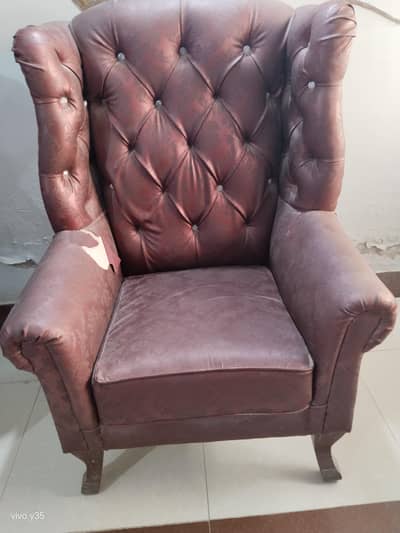 2 wooden heavy chairs