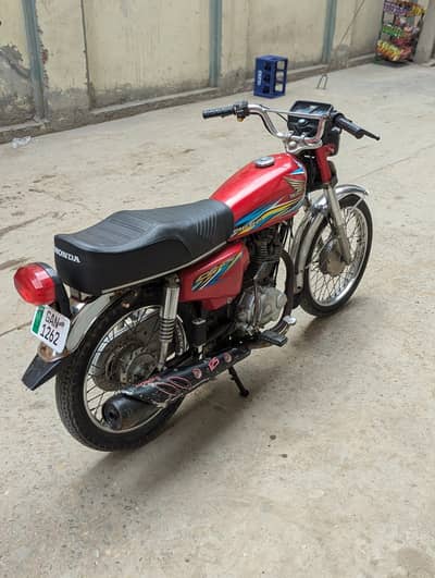 Honda 125. . . my call and Whatsapp number 03128185789
