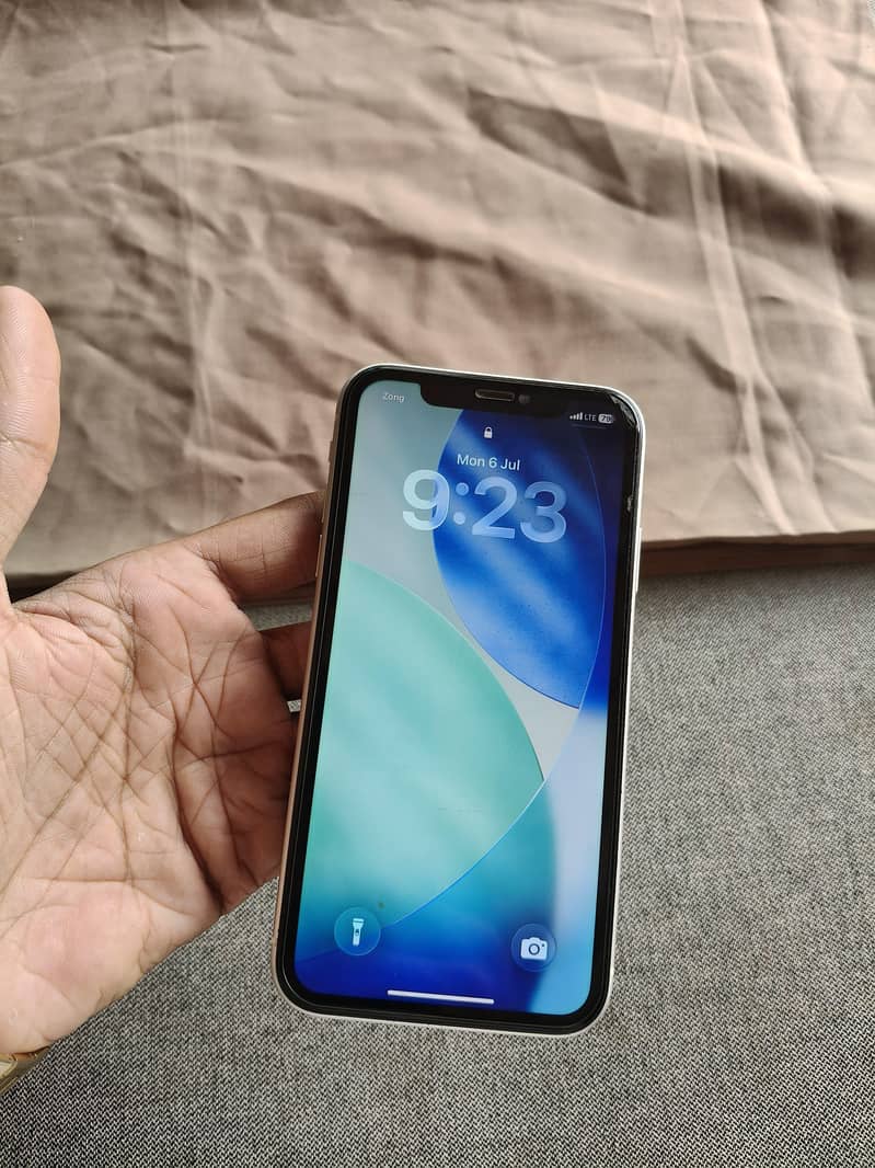 Apple iPhone 11 0