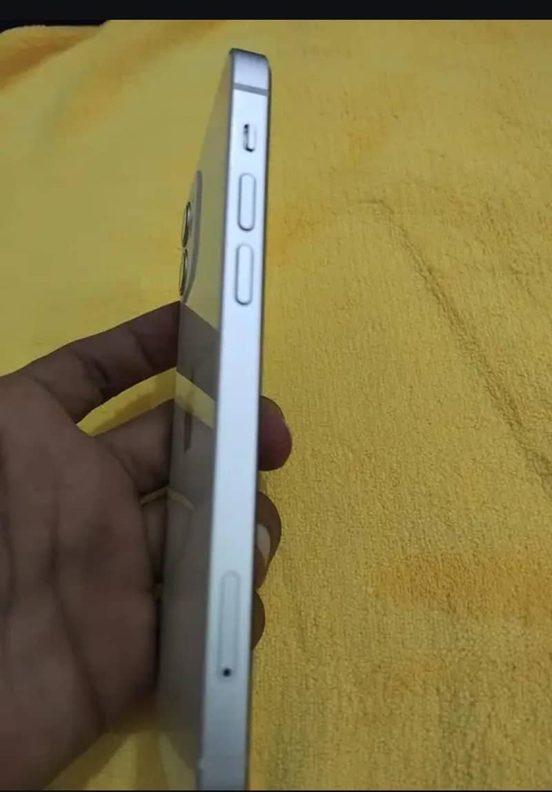 Apple iPhone 12 0