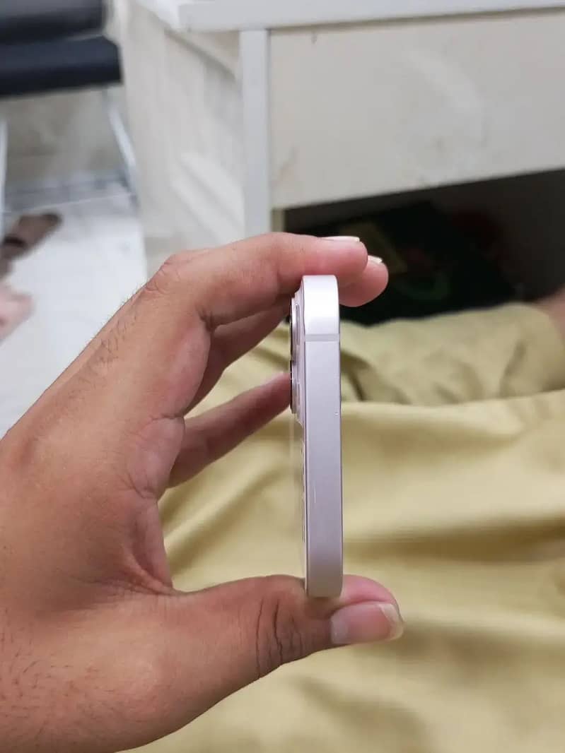 Apple iPhone 13 3