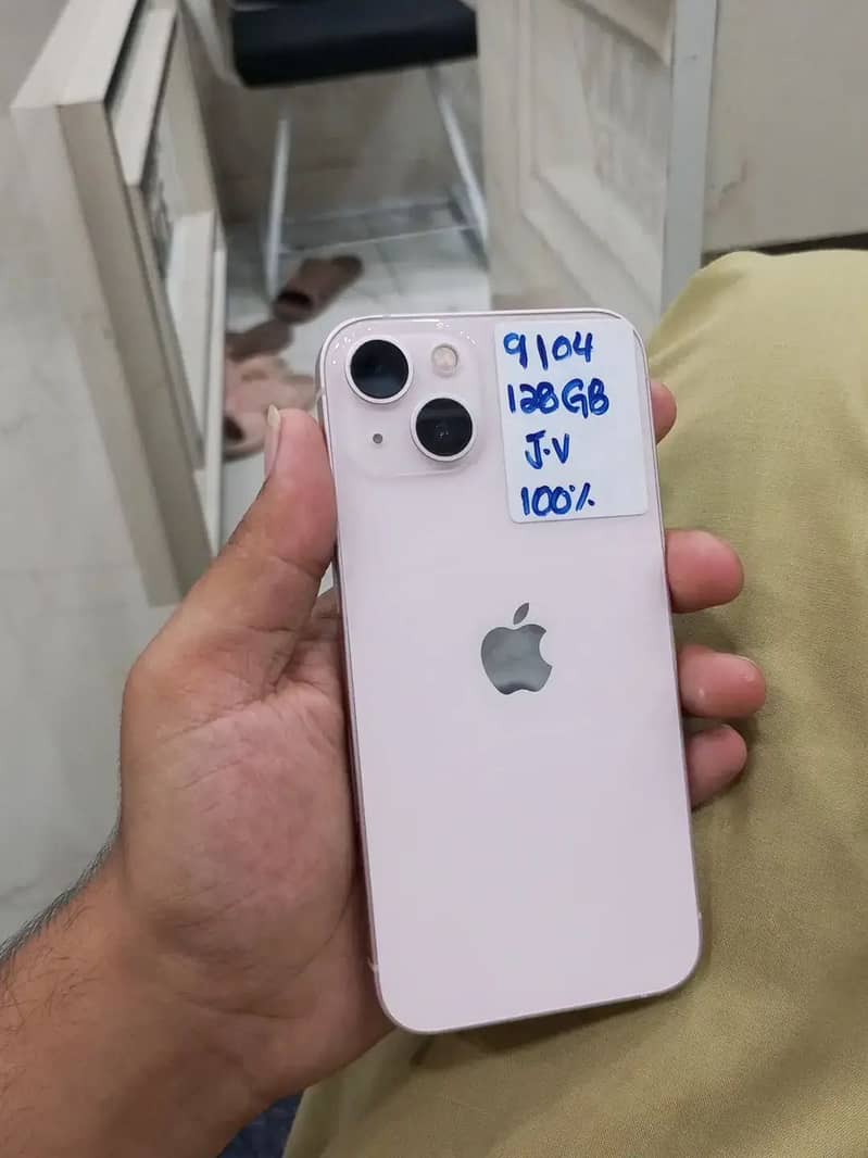 Apple iPhone 13 5