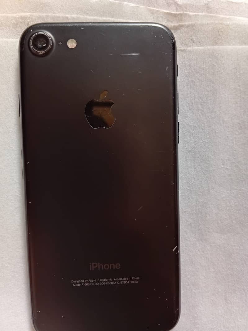 Apple iPhone 7 3
