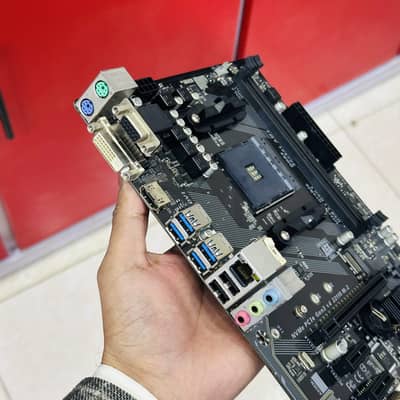 Asus DDR3 Motherboard with 16GB Samsung RAM (4GB x 4 Pieces) Combo