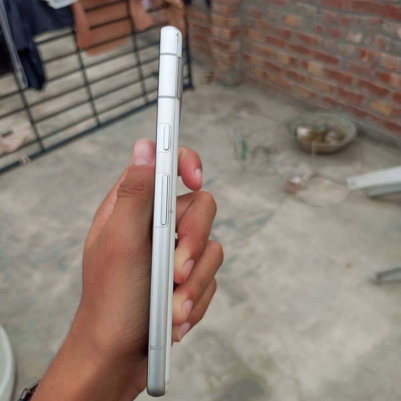 Google Pixel 7a 5