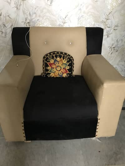 3 and 1 seeter sofa for sale urgent