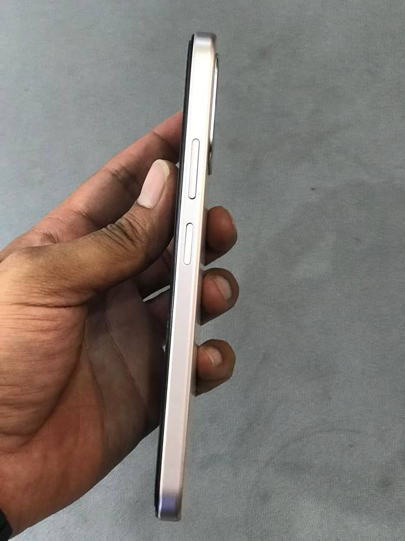 OPPO A6 1