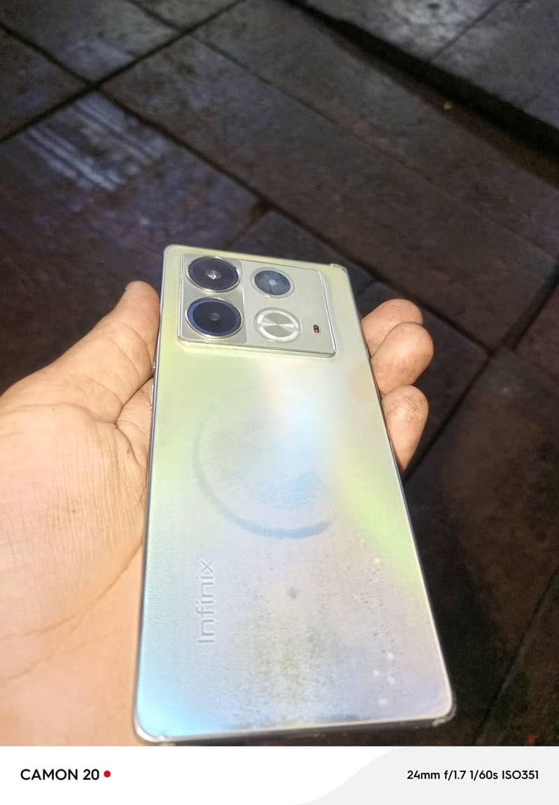 Infinix Note 40 5