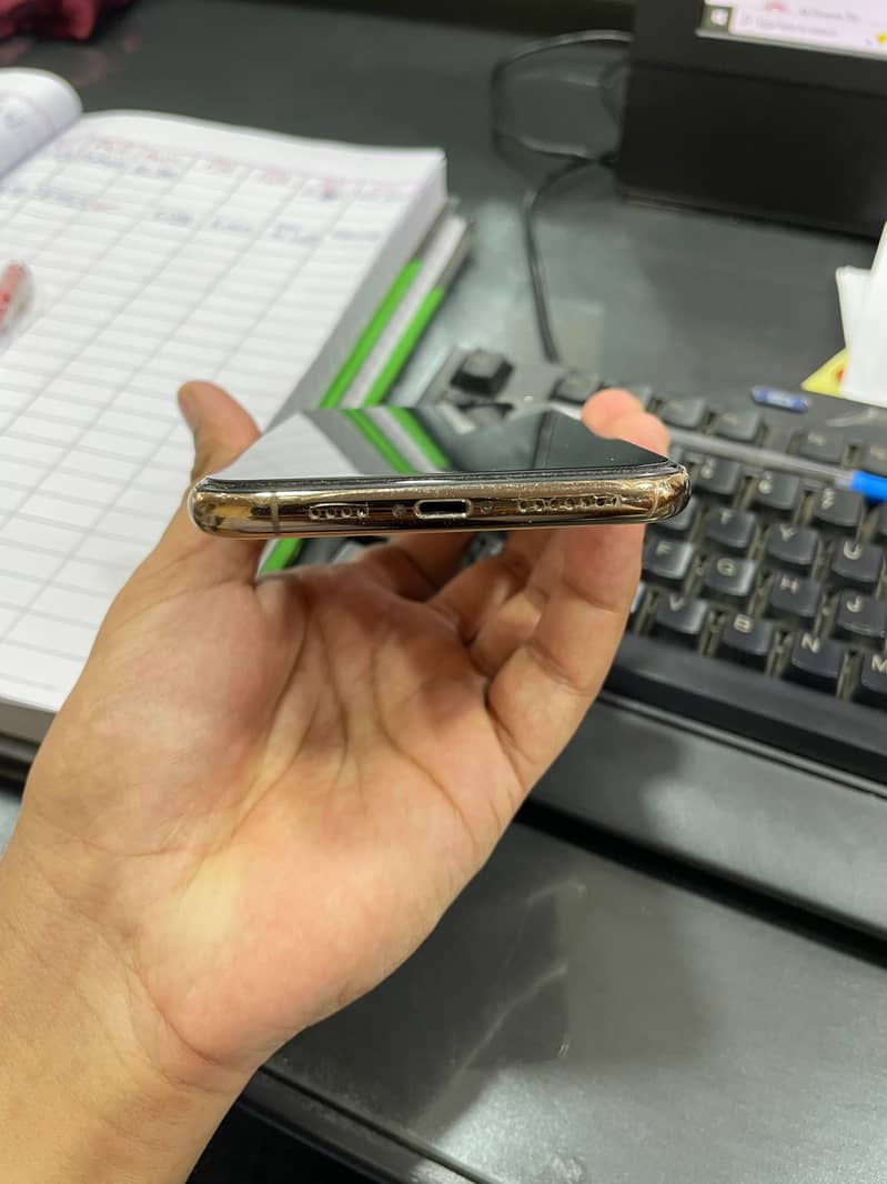 Iphone 11 Pro Max 4