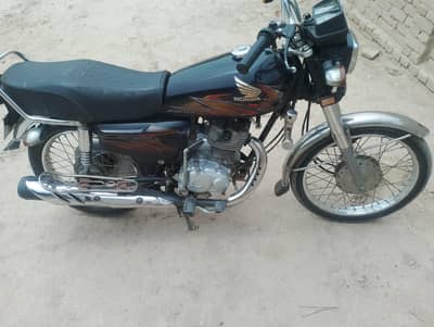 Honda 125 for sale condition boht achii hain genuine hain