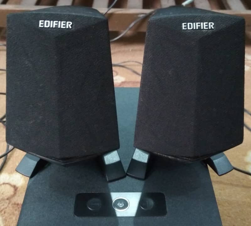 EDIFIER X230 2.1 GAMING SOUND SYSTEEM 1