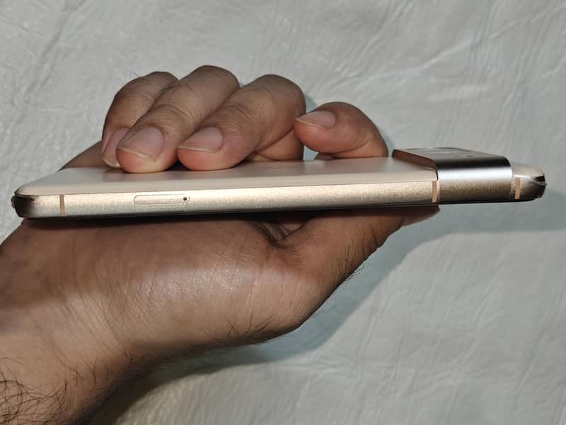 Google Pixel 8 4