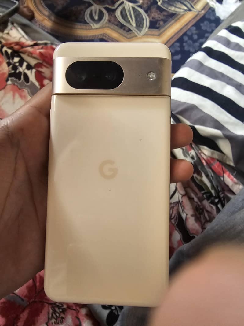 Google Pixel 8 1